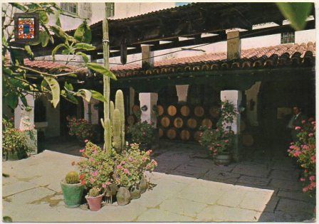 POSTAL  DE JEREZ DE LA FRONTERA. PATIO DE UNA BODEGA