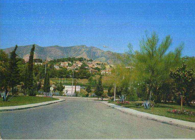 POSTAL DE TORREMOLINOS.  MALAGA . CONJUNTO RESIDENSIAL LA COLINA