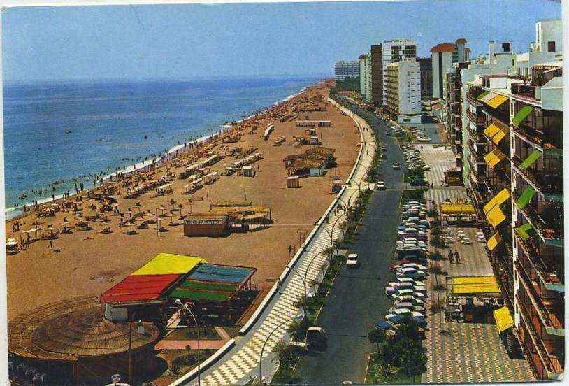 POSTAL DE FUENGIROLA. MALAGA. PASEO MARITIMO Y VISTA PARCIAL