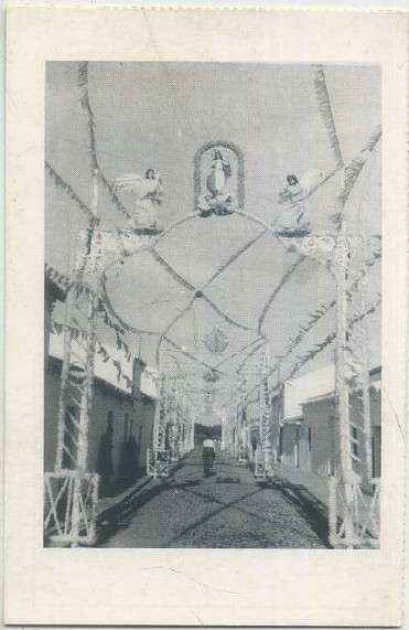 POSTAL DE ALCALA DE GUADAIRA. (REPRODUCCION): VELADA EN LA CALLE MAIRENA