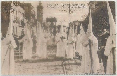 POSTAL DE SEVILLA. REPRODUCCION. SEMANA SANTA. UNA COFRADIA POR LAS CALLES DE SEVILL