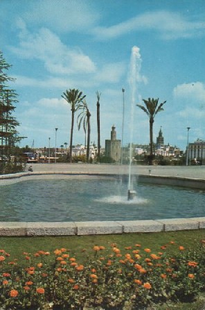 POSTAL SEVILLA TORRE DEL ORO Y GIRALDA AL FONDO Nº 8331