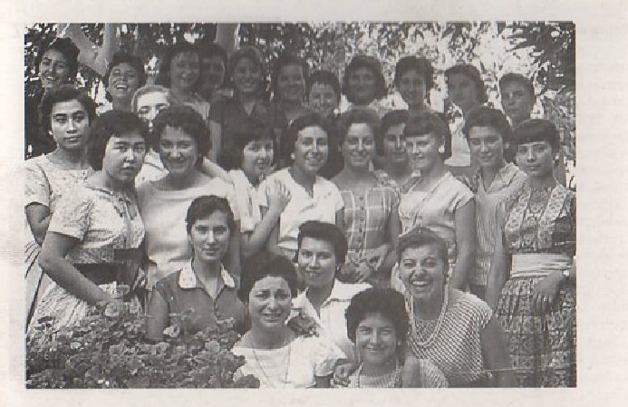 POSTAL RETIRO DE AMIGAS (REPRODUCCIÓN)