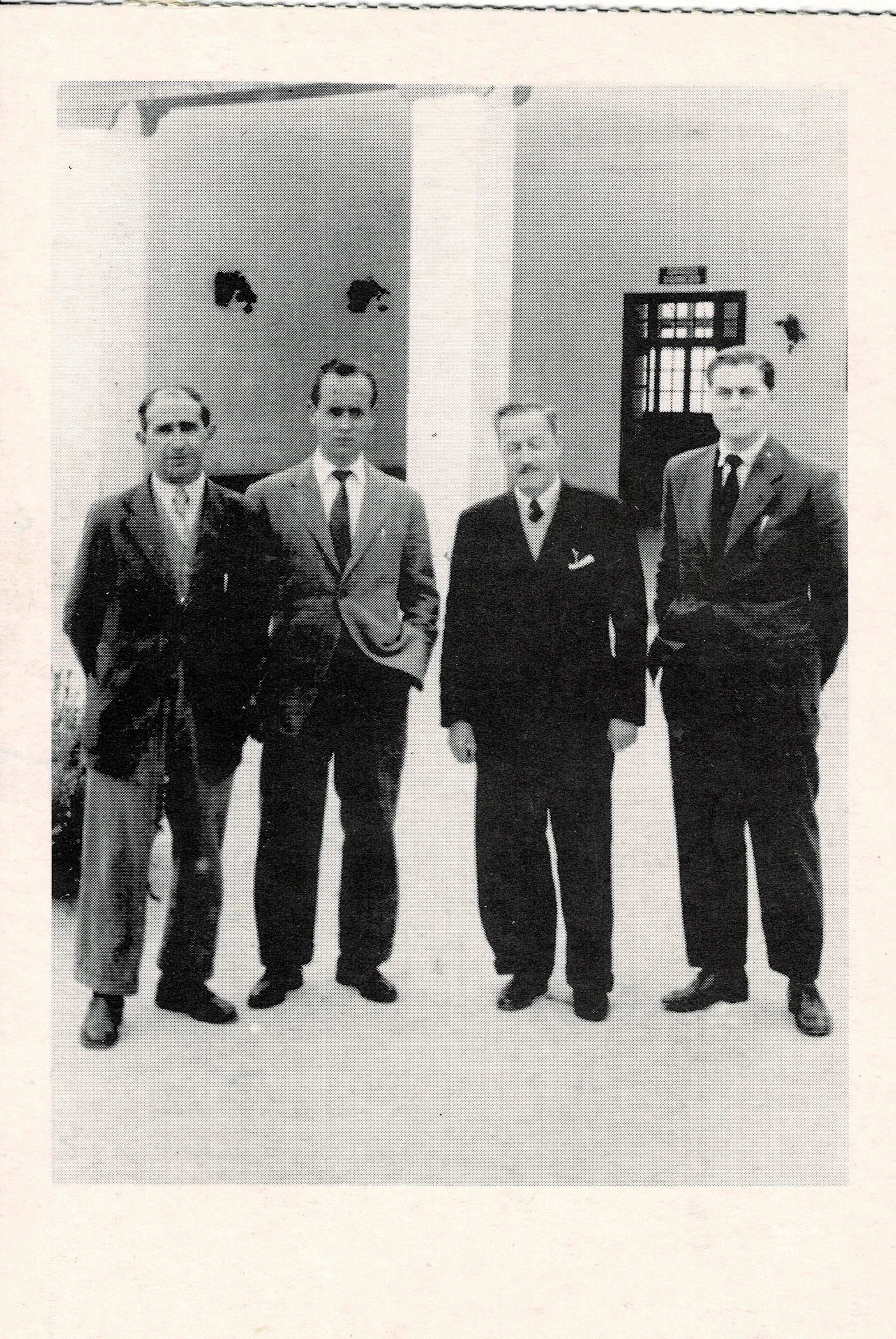 POSTAL DE ALCALA DE GUADAIRA. (REPRODUCCION): PROFESORES DEL GRUPO ESCOLAR PEDRO GUTIERREZ