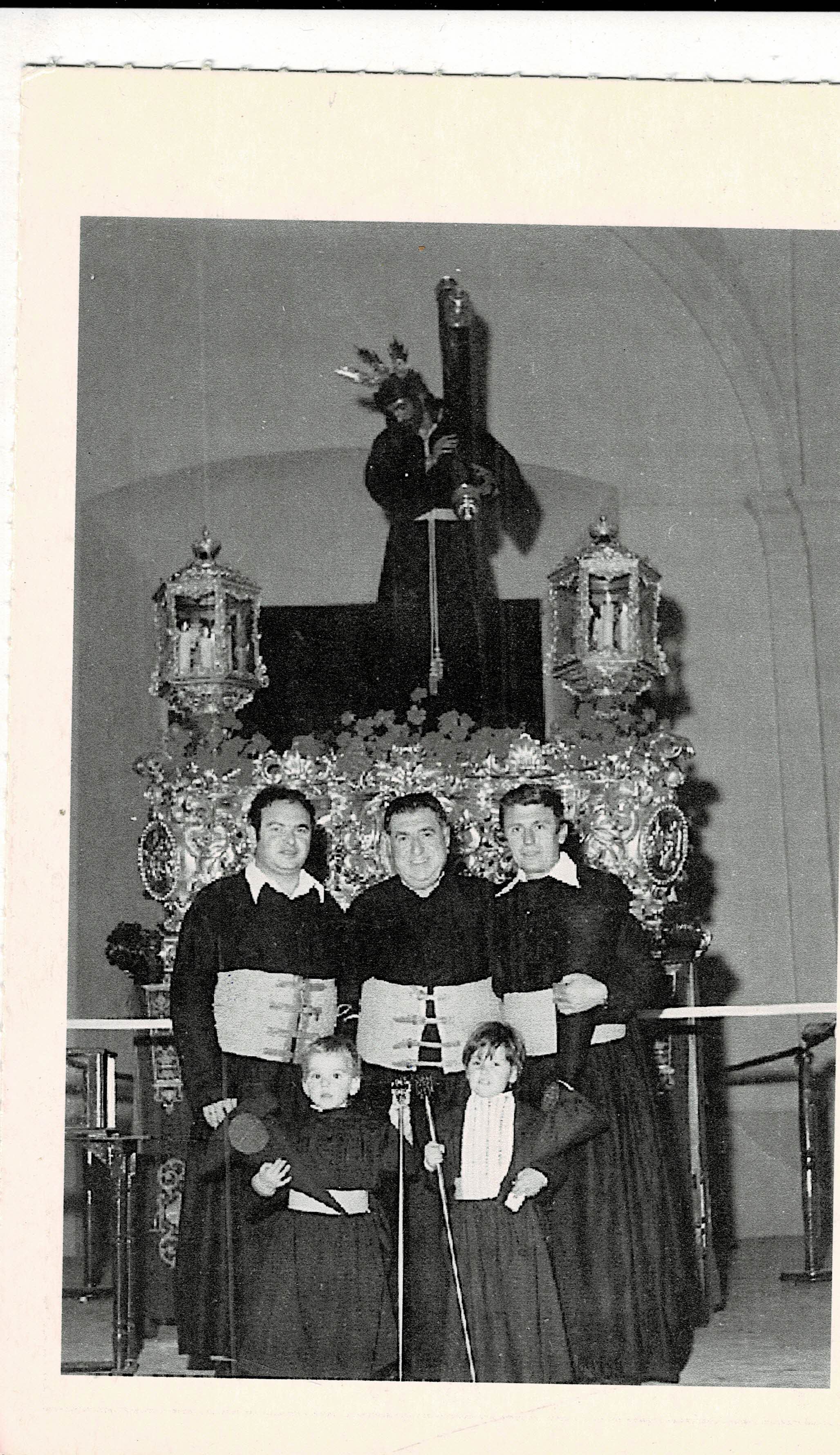 POSTAL DE ALCALA DE GUADAIRA. (REPRODUCCION): TRES GENERACIONES DE NAZARENOS