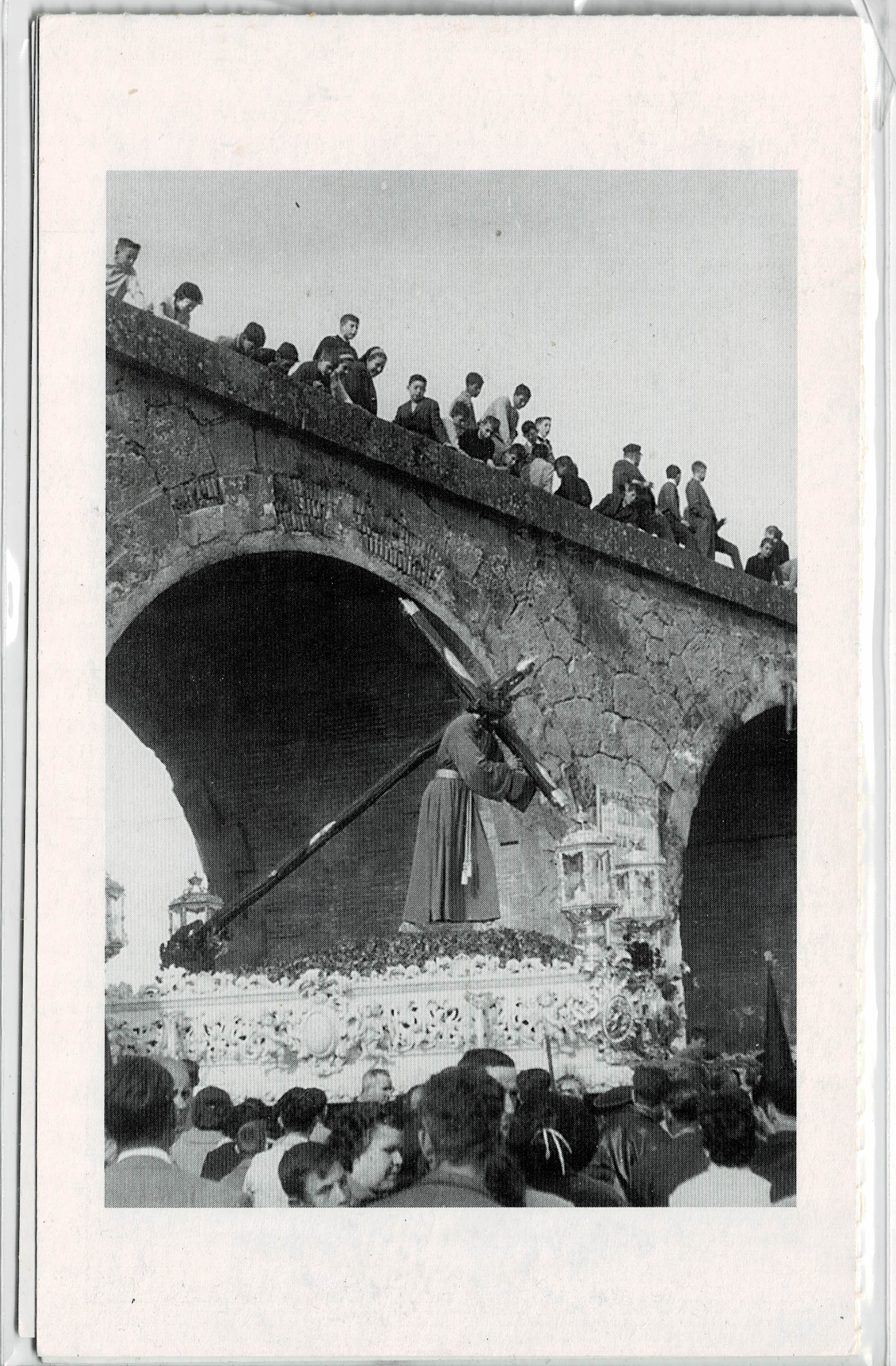 POSTAL DE ALCALA DE GUADAIRA. (REPRODUCCION): EL NAZARENO BAJO EL PUENTE