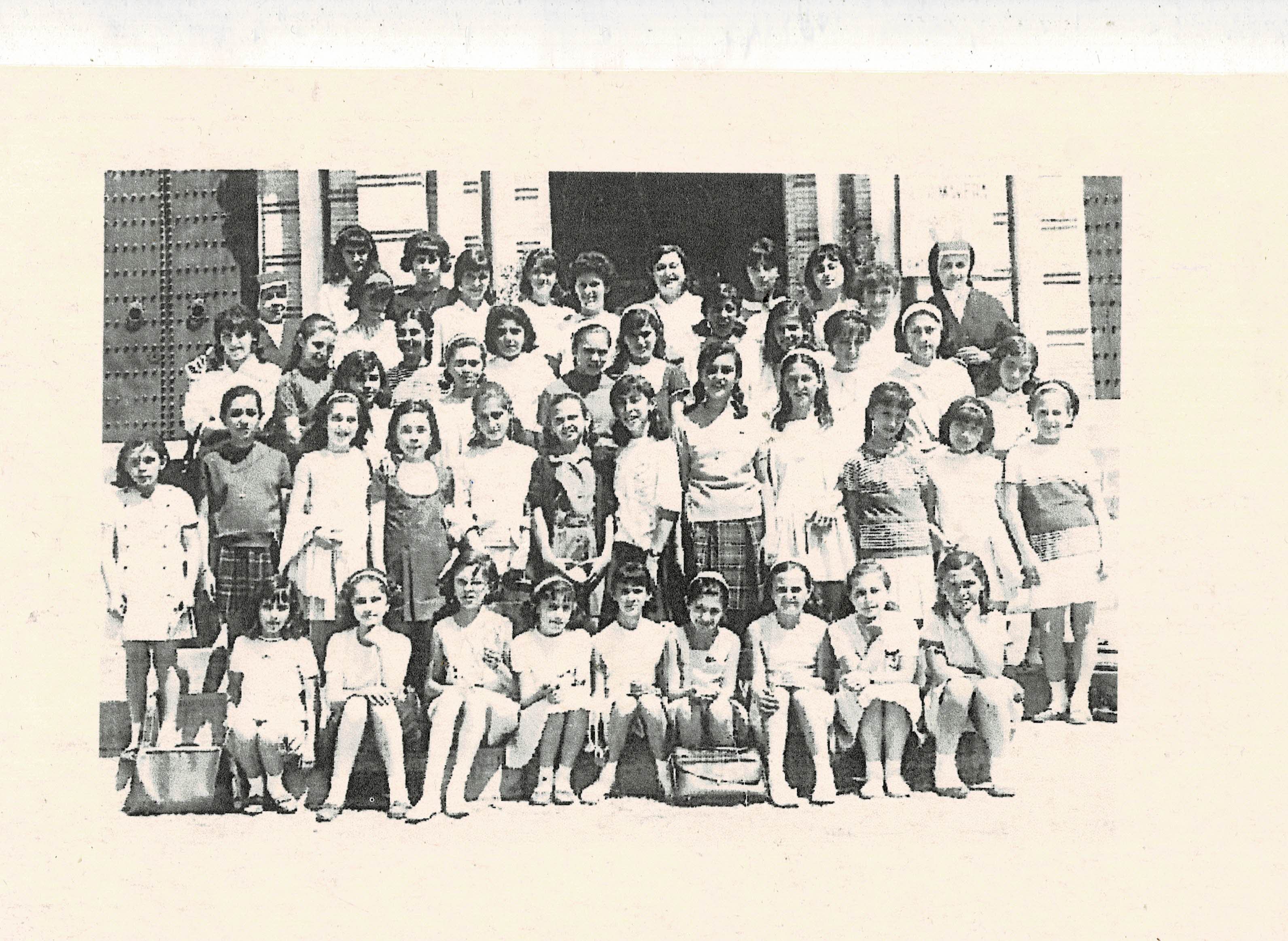 POSTAL DE ALCALA DE GUADAIRA. (REPRODUCCION): GRUPO ESCOLAR 1964-65.