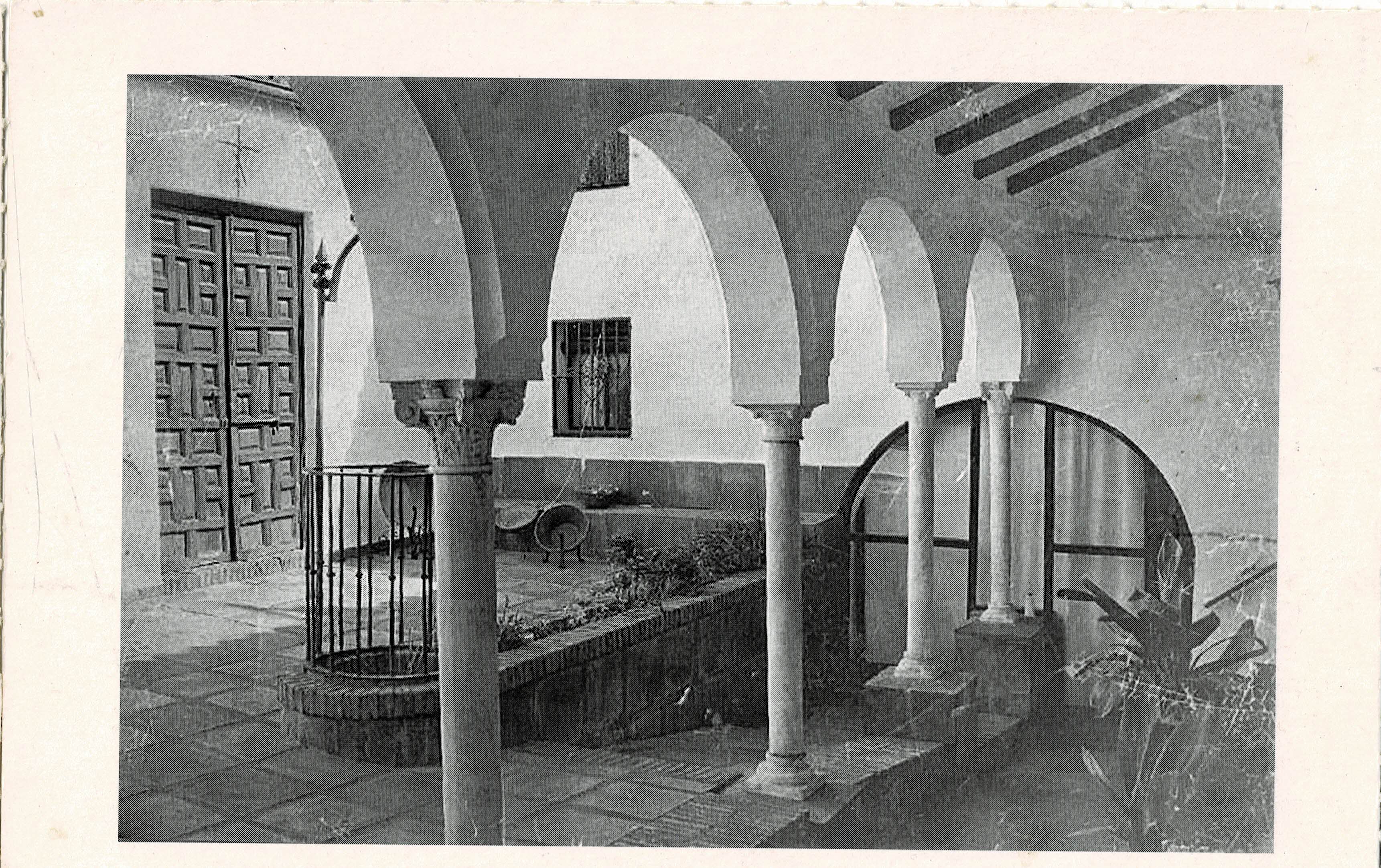 POSTAL DE ALCALA DE GUADAIRA. (REPRODUCCION): PATIO CLARISAS.