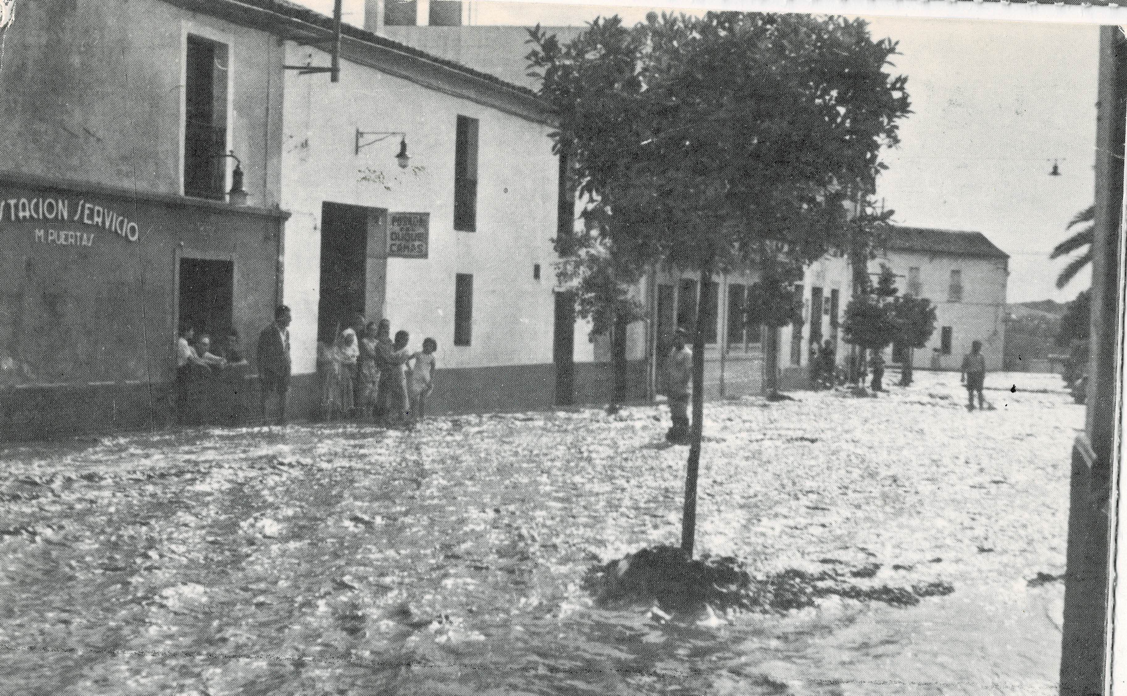 POSTAL MODERNA DE SEVILLA. ALCALA DE GUADAIRA. ARRIADA. PLAZA DEL DUQUE. 1957