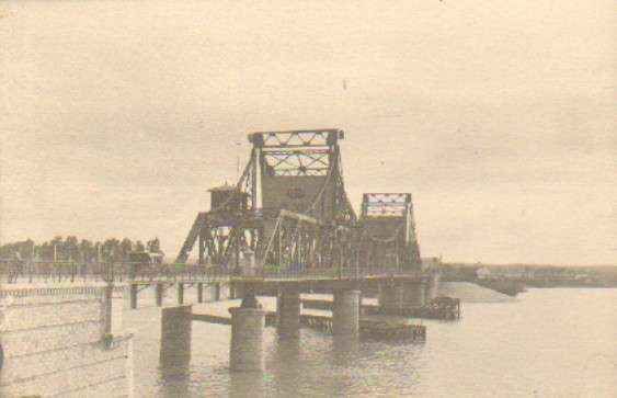POSTAL FOTOGRAFICA ANTIGUA DE SEVILLA. PUENTE LEVADIZO ALFONSO XIII