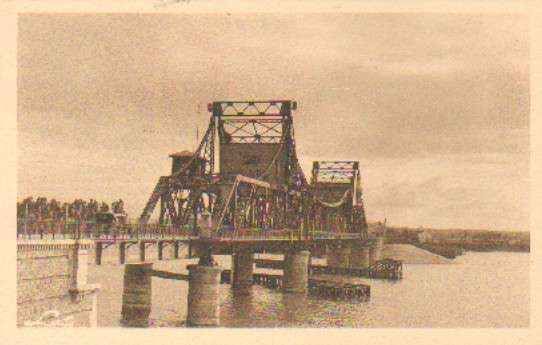 POSTAL DE SEVILLA. LA CIUDAD Y SUS MONUMENTOS. PUENTE MOVIL DE ALFONSO XIII.