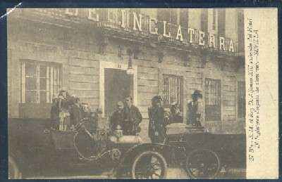 POSTAL DE SEVILLA. S.M. EL REY D.ALFONSO XIII SALIENDO DEL HOTEL D'INGLATERRE DESPUES DE ALMORZAR Nº 27