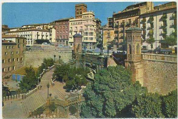 POSTAL DE TERUEL. ESCALINATA Y MONUMENTO A LOS AMANTES Nº 551