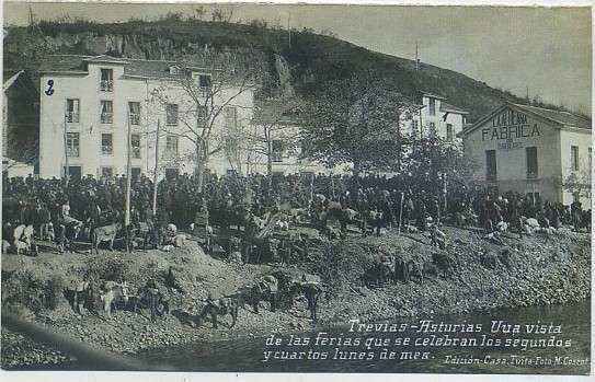 POSTAL ANTIGUA DE ASTURIAS (REPRODUCCION). TREVIAS. UNA VISTA DE LAS FIESTAS