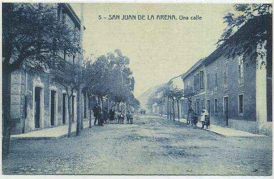 POSTAL ANTIGUA DE ASTURIAS (REPRODUCCION). SAN JUAN DE LA ARENA. UNA CALLE
