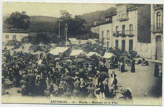 POSTAL ANTIGUA DE ASTURIAS (REPRODUCCION). PRAVIA. MERCADO EN LA VILLA