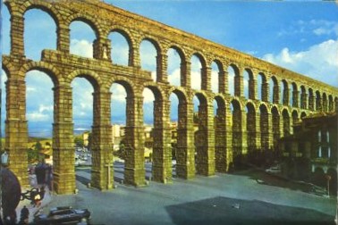 BLOC POSTAL. 22 POSTALES DE SEGOVIA FORMATO ACORDEOS. 10 X 7,3 cm.