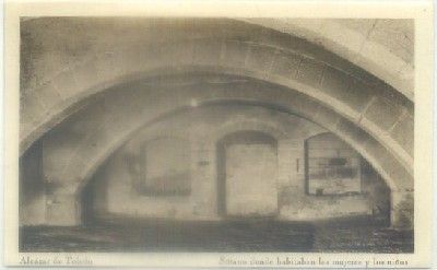 POSTAL DE TOLEDO. ALCAZAR. SOTANO DONDE HABITABAN MUJERES Y NIÑOS