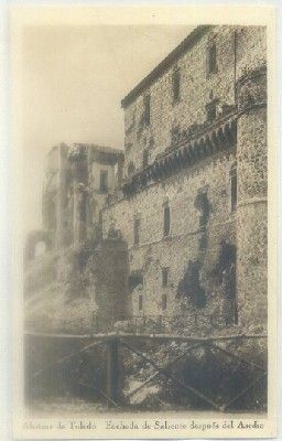POSTAL DE TOLEDO. ALCAZAR. FACHADA DE SALIENTE DESPUES DEL ASEDIO