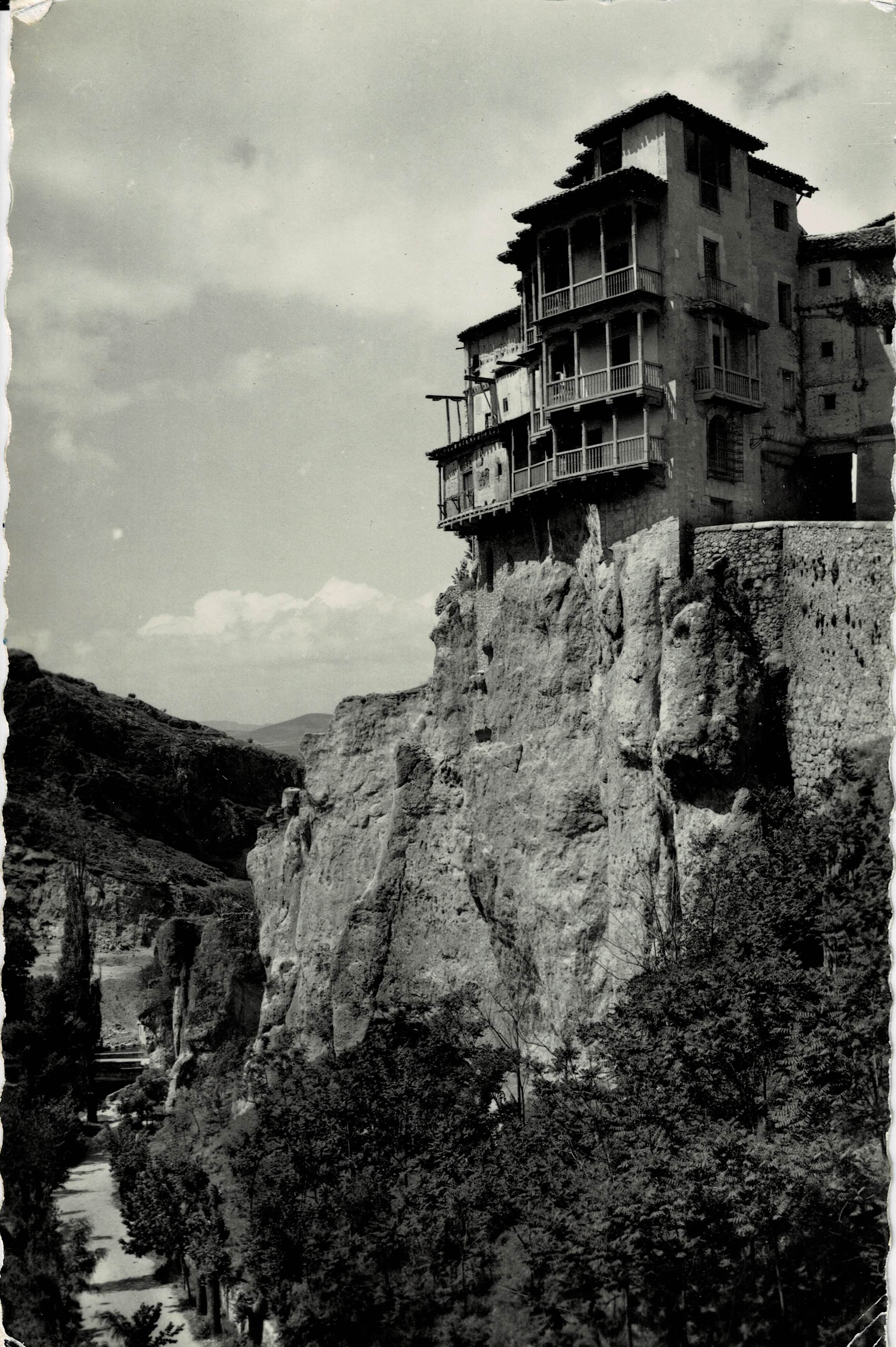 POSTAL DE CASTILLA LA MANCHA. CUENCA. CASAS COLGADAS