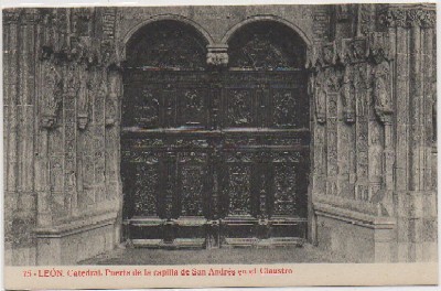 POSTAL ANTIGUA DE LEON: CATEDRAL. PUERTA DE LA CAPILLA SAN ANDRES EN EL CLAUSTRO