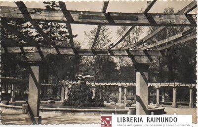 POSTAL DE VALLADOLID. CAMPO GRANDE. FUENTE EL CISNE
