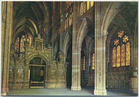 POSTAL DE LEON - CATEDRAL. CORO Y NAVE CENTRAL Nº 61