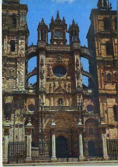 POSTAL DE LEON. ASTORGA - FACHADA DE LA CATEDRAL Nº 2013