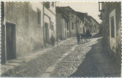 POSTAL DE AVILA. UNA CALLE TIPICA