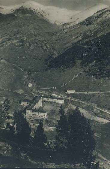 POSTAL SANTUARI DE LA MARE DE DEU DE NURIA PIRINEU CATALA 27 alt. 2000mts. VISTA PANORAMICA Y COLLADA NOU CREUS