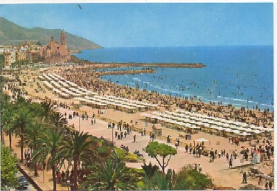 POSTAL DE BARCELONA. SITGES. PANORAMICA DE LA PLAYA DE ORO
