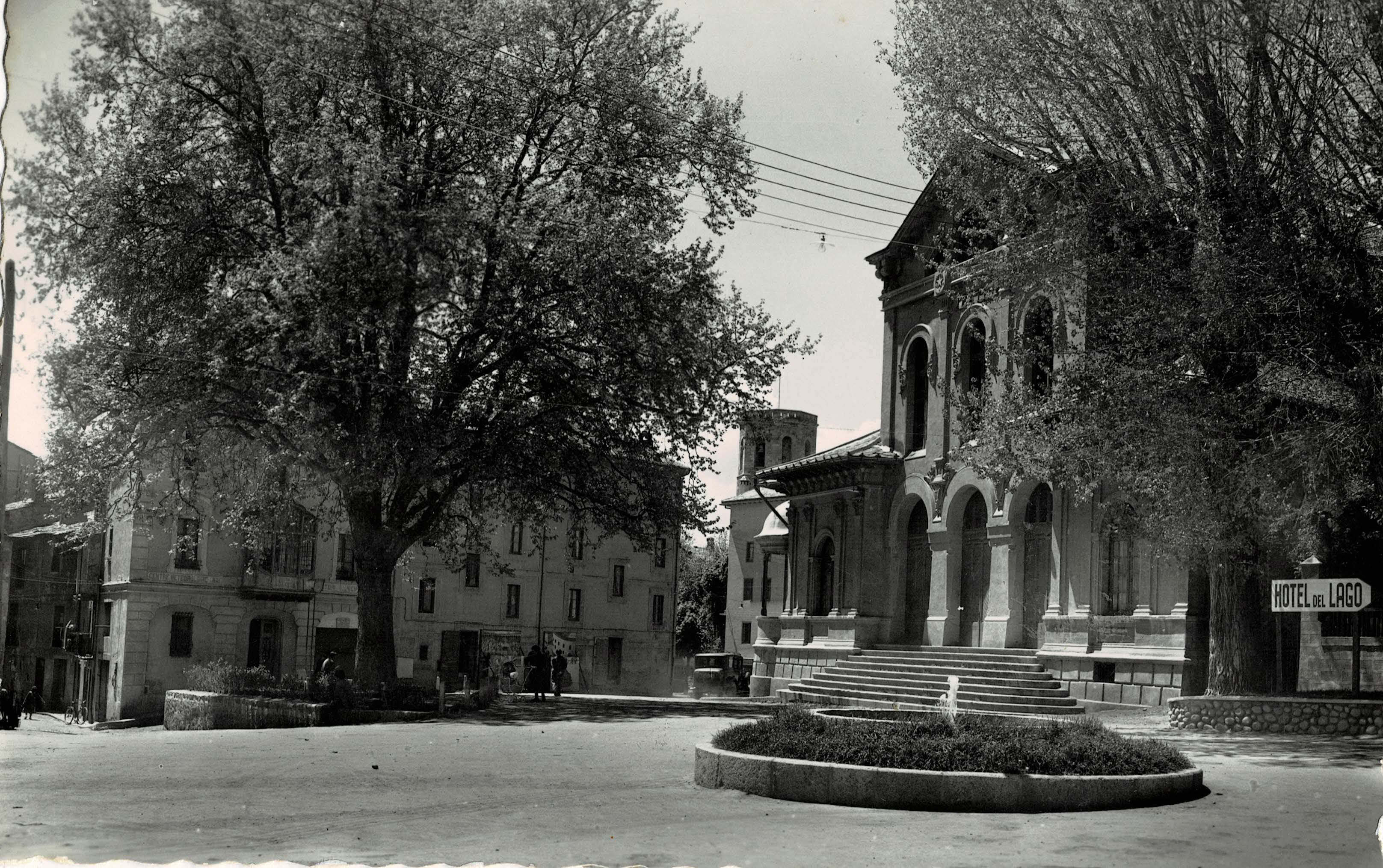 POSTAL MODERNA DE CATALUÑA. PUIGCERDA. PLAZA DE BARCELONA