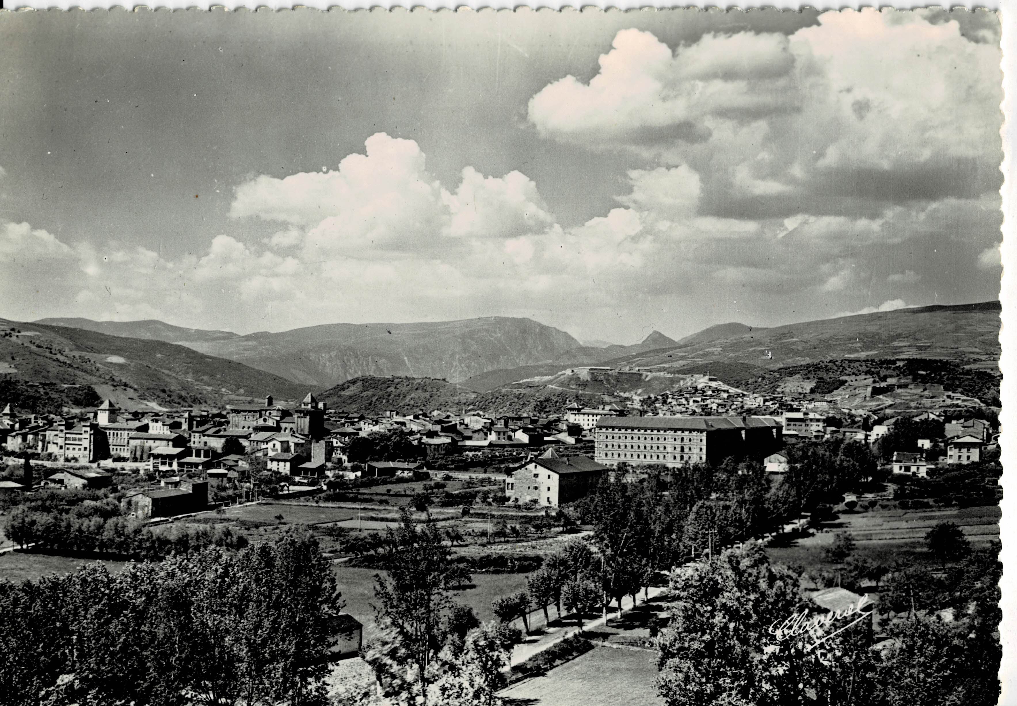POSTAL MODERNA DE CATALUÑA. SEO DE URGEL. VISTA GENERAL VINIENDO DE PUIGCERDA