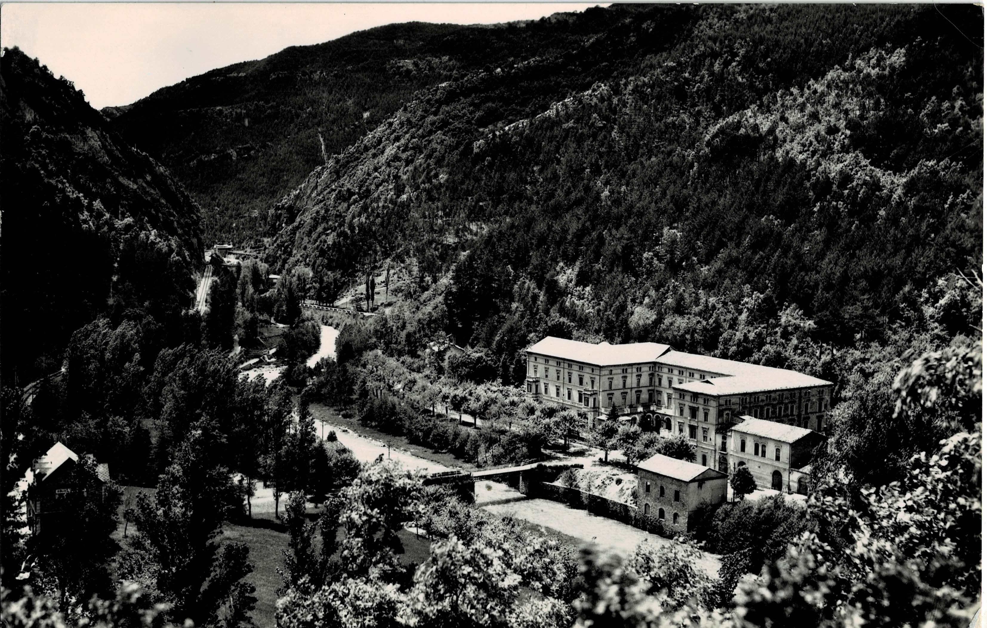 POSTAL MODERNA DE CATALUÑA. AGUAS DE RIBAS. BALNEARIO DE MONTAGUT