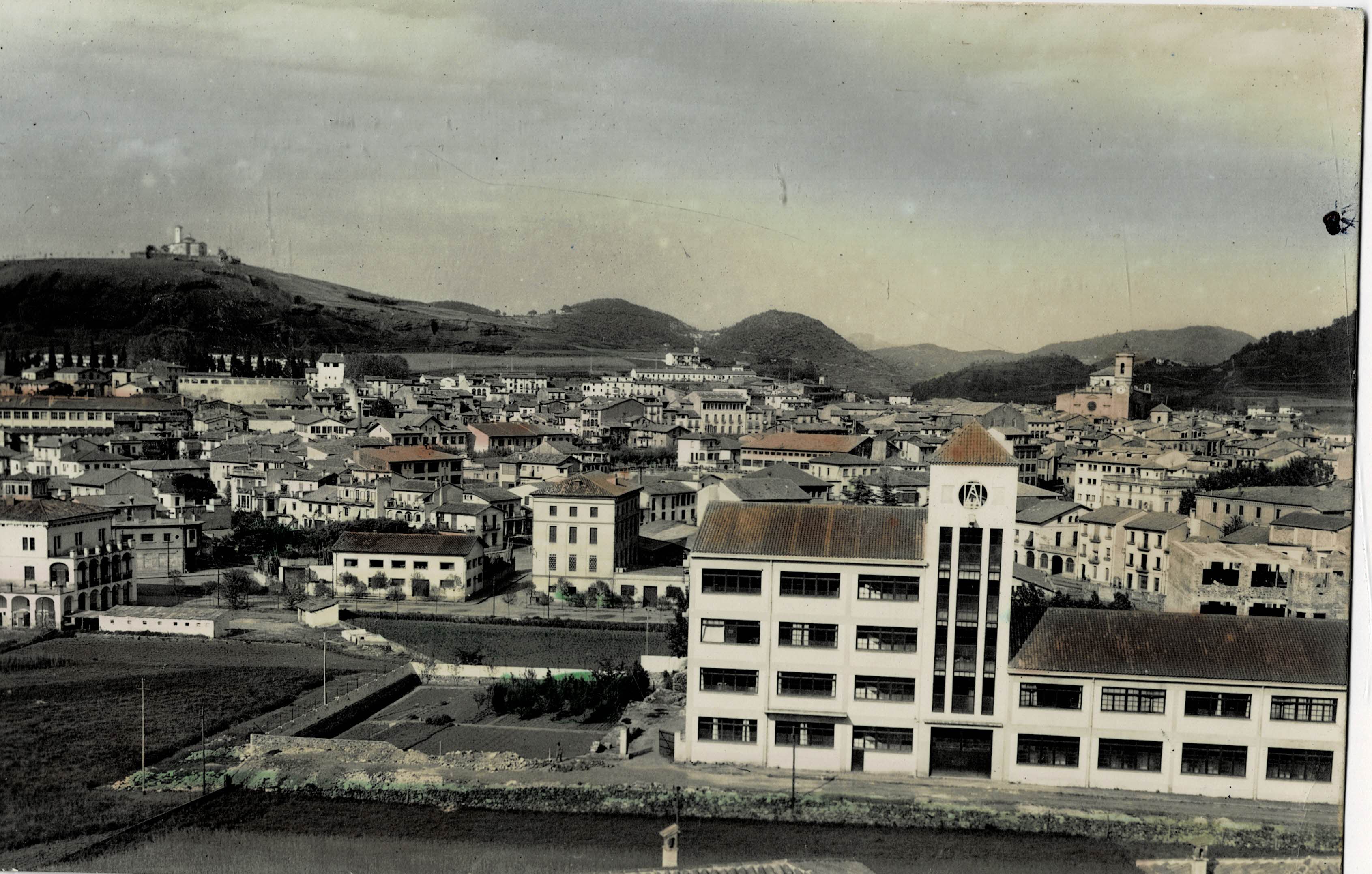POSTAL MODERNA DE CATALUÑA. OLOT. VISTA PARCIAL