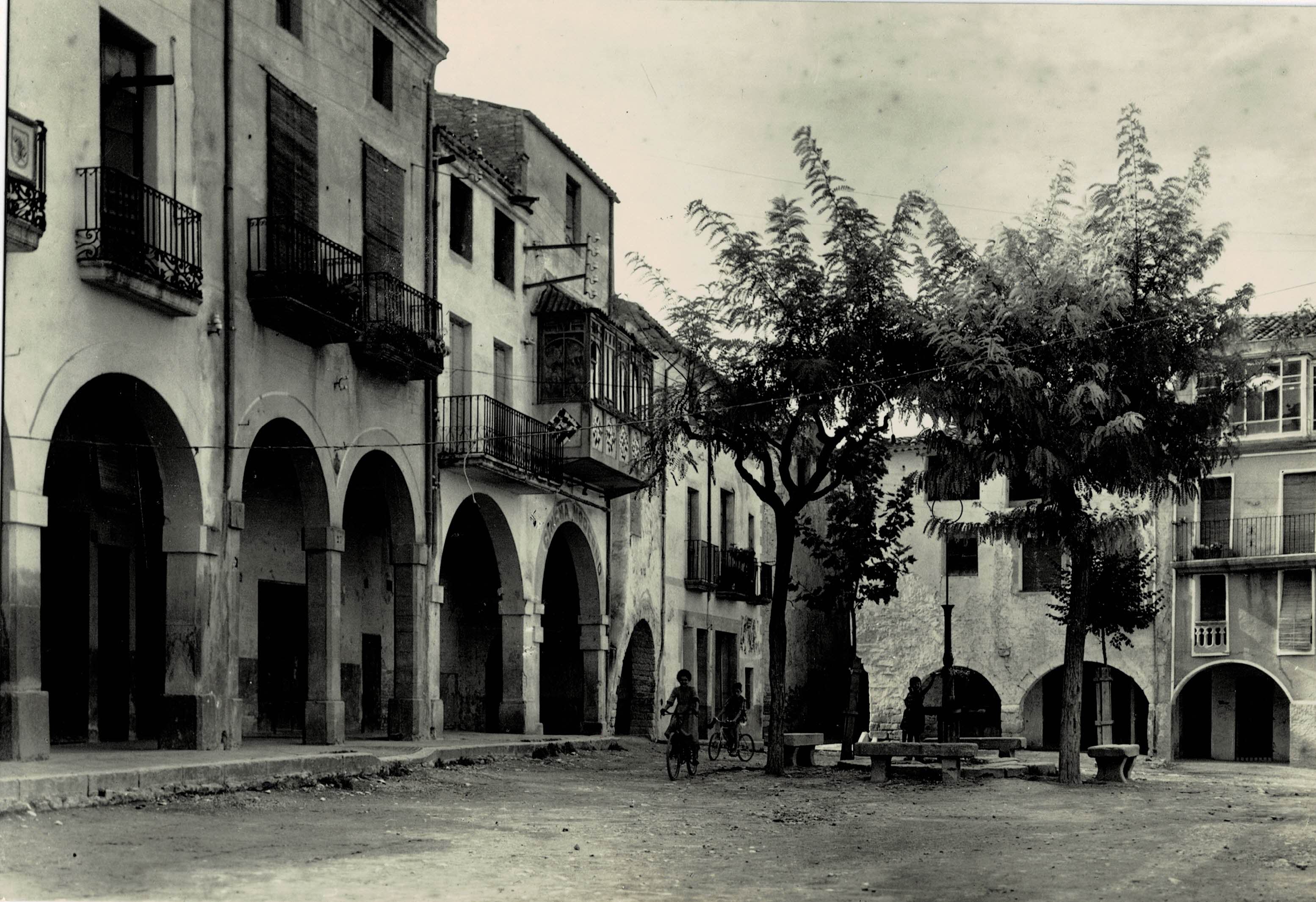 POSTAL MODERNA DE CATALUÑA. SARREAL. PLAZA DEL GENERAL SANJURJO