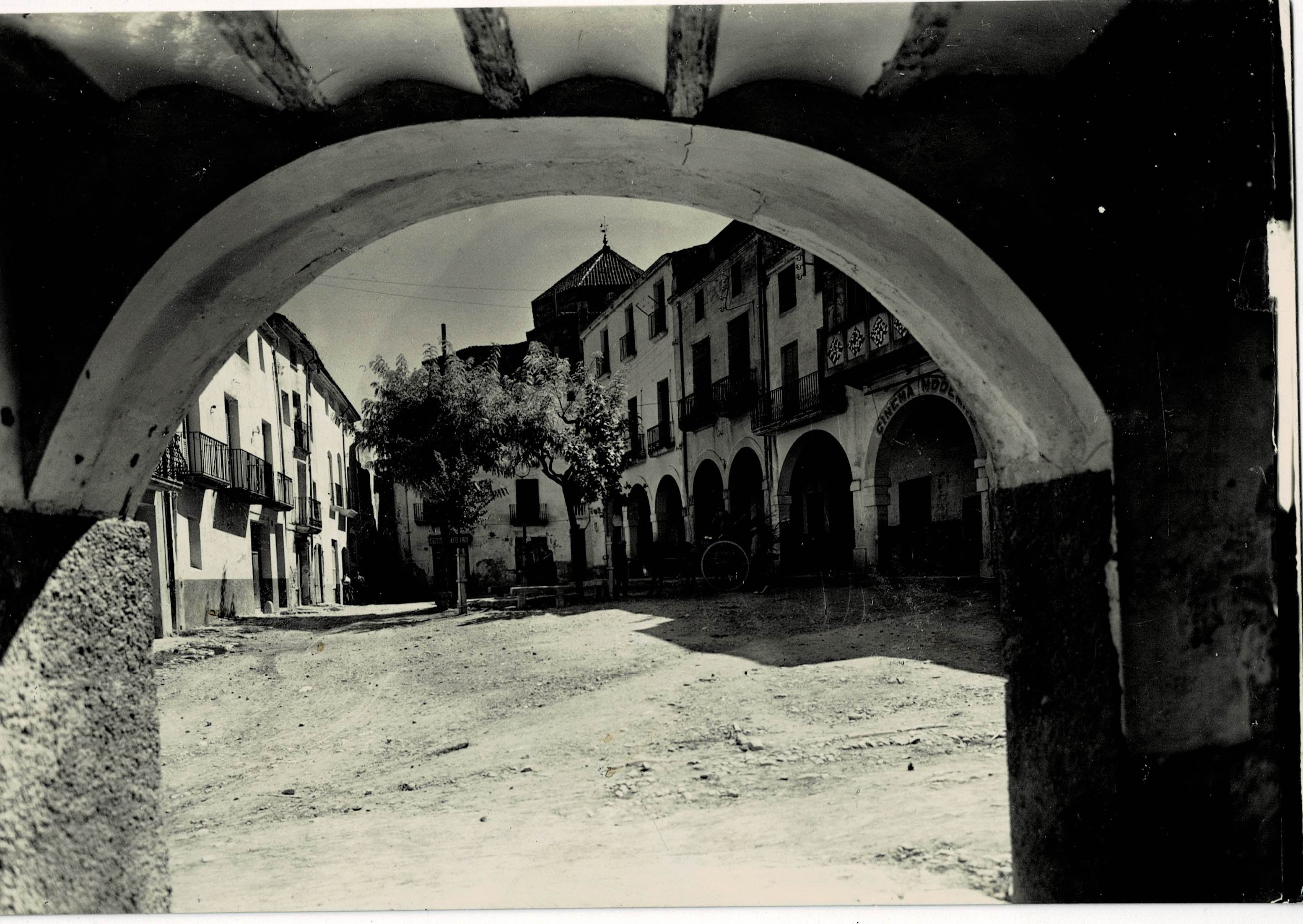 POSTAL MODERNA DE CATALUÑA. SARREAL. PLAZA DEL GENERAL SANJURJO