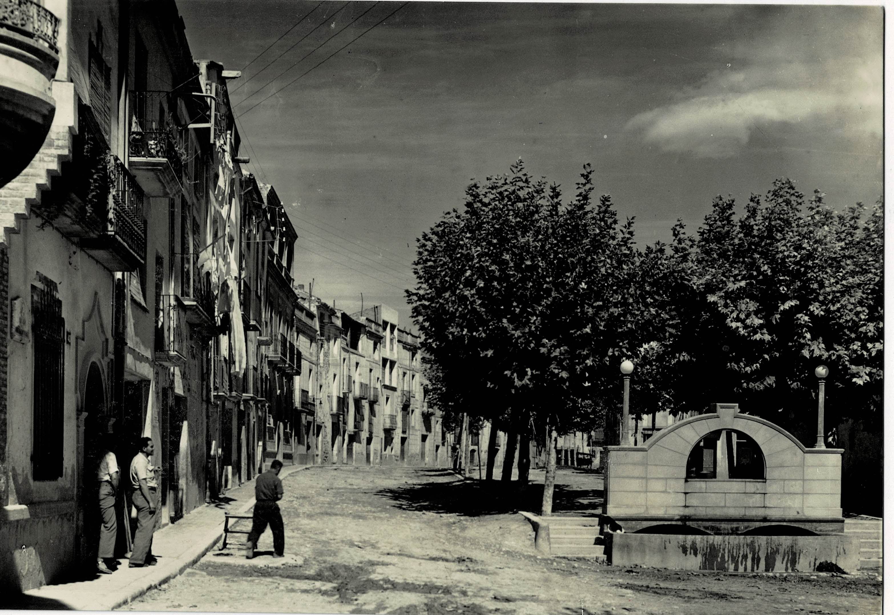 POSTAL MODERNA DE CATALUÑA. SARREAL. PASEO DEL GENERALISIMO