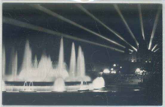 POSTAL DE BARCELONA. FUENTE LUMINOSA DE MONTJUICH DE NOCHE Nº 1013