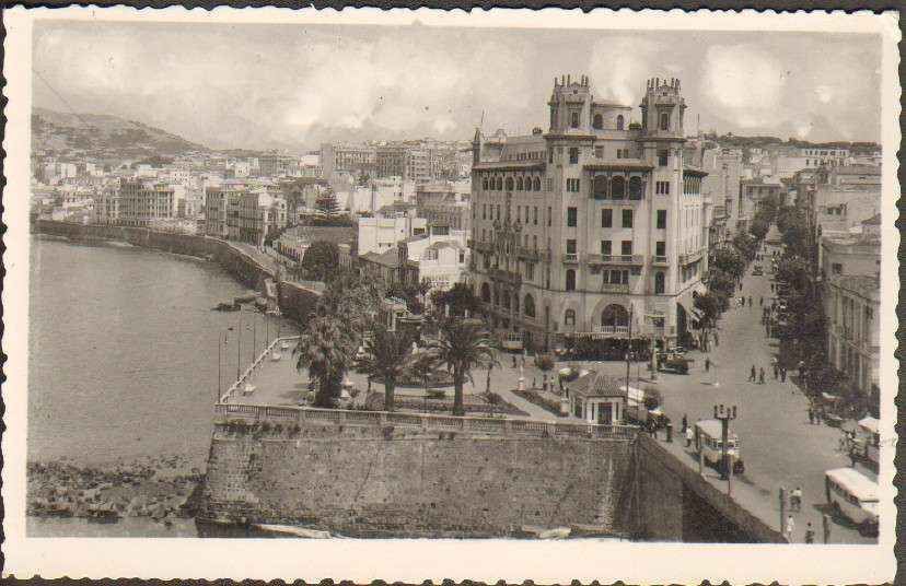 POSTAL DE CEUTA. UNA VISTA DE LA CIUDAD.