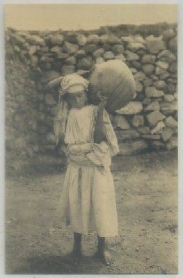 POSTAL DE MELILLA. TIPOS Y COSTUMBRES RIFEÑAS. MORITA CAMINO DE LA AGUADA