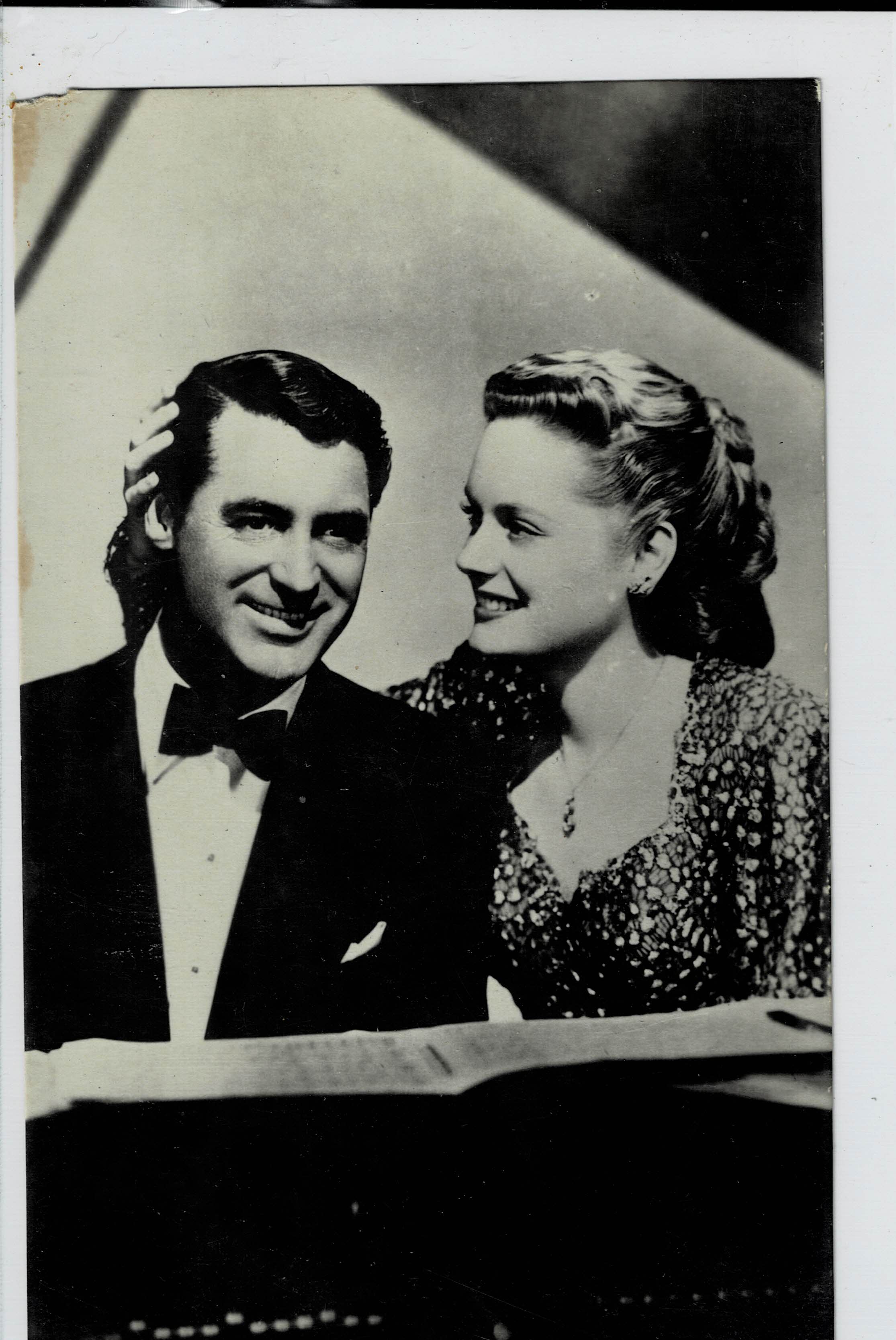 POSTAL DE CINE Nº 1101: DE CARY GRANT Y ALEXIS SMITH