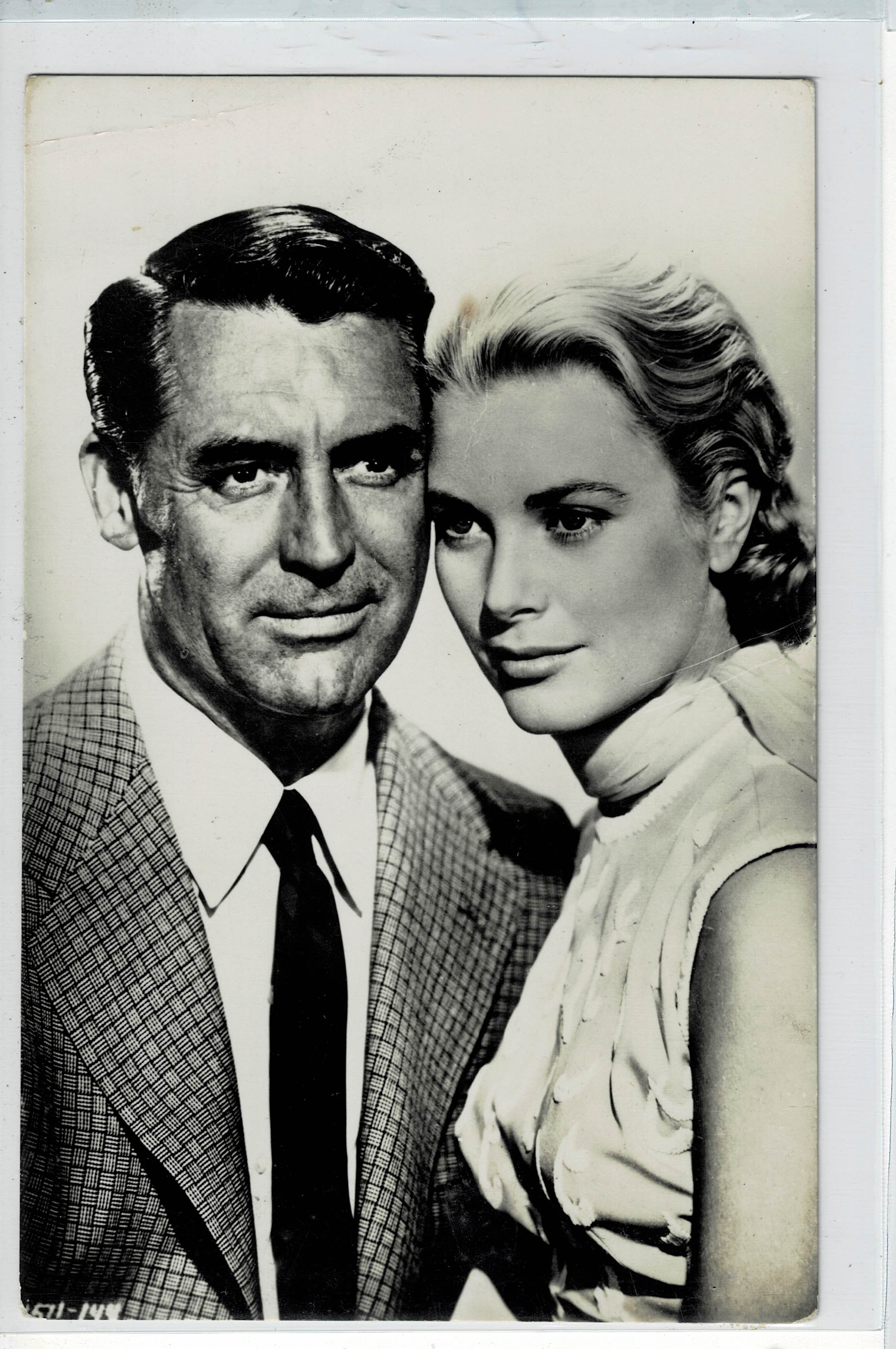 POSTAL DE CINE: DE GRACE KELLY Y GARY GRANT
