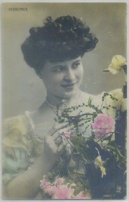 POSTAL ACTRICES DE CINE Y VARIETES: DEBRENNES