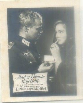 POSTAL DE CINE 9x7 cm: MARLON BRANDO EN EL BAILE DE LOS MALDITOS