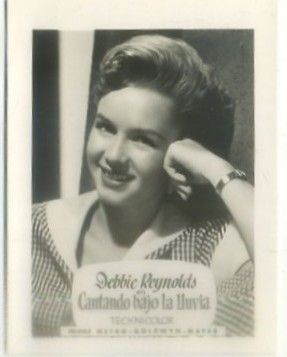 POSTAL DE CINE 9x7 cm: DEBBIE KEYNOLDS EN CANTANDO BAJO LA LLUVIA