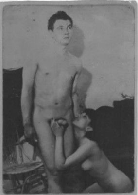 FOTOGRAFIA EROTICA ANTIGUA. MEDIDAS 9,7 x 7 CM.