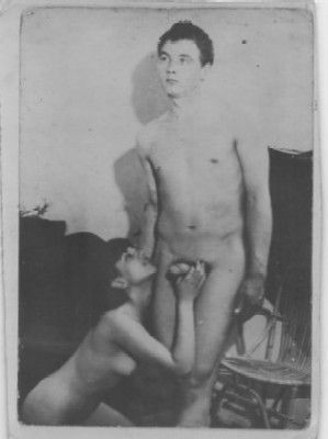 FOTOGRAFIA EROTICA ANTIGUA. MEDIDAS 9,7 x 7 CM.