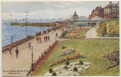 POSTAL DE INGLATERRA. PRINCES PARADE FLORAL STEPS BRIDHNGTON