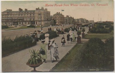 POSTAL DE INGLATERRA. MARINE PARADE FRON WINTER GARDENS. YARMOUTH